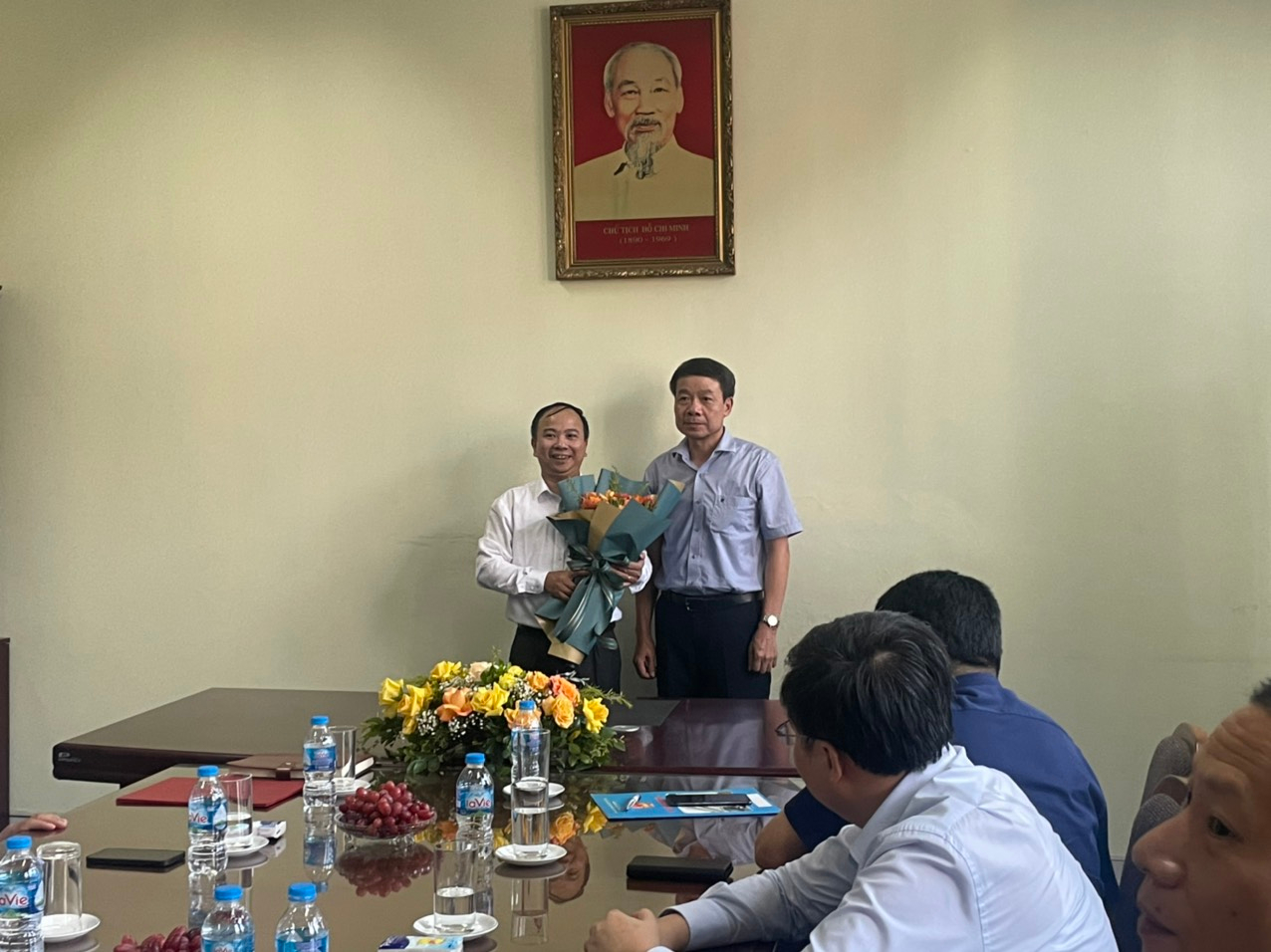 bai_le_cong_bo_trao_qd_vien_truong..._o._cv_son_a4.png.jpg